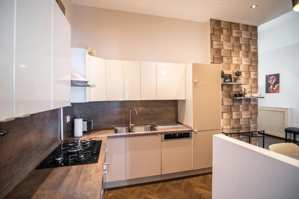 Elegant Opera Apartment